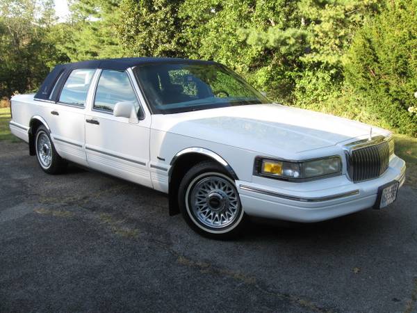 LINCOLN TOWN CAR for sale in Cloverdale, VA
