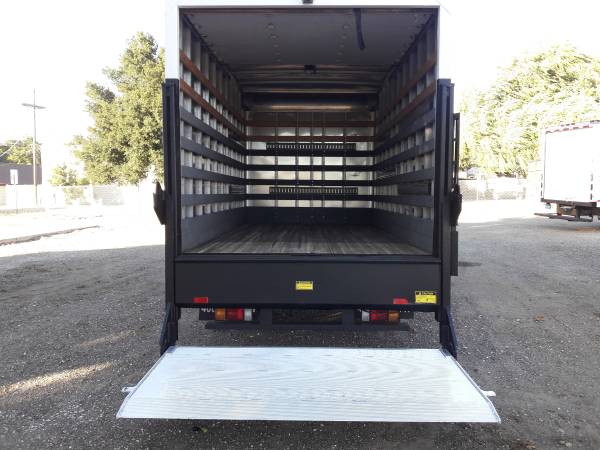 2013 ISUZU NPR BOX TRUCK WITH LIFTGATE TURBO DIESEL for sale in San Jose, OR – photo 7