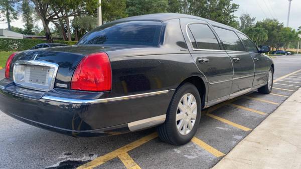 2003 LINCOLN TOWN CAR LIMOSINE STYLE 75K MILES 1 OWNER - cars & for sale in Hollywood, FL – photo 8
