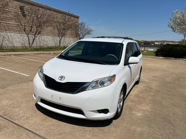 2011 Toyota SIENNA LE 1 Owner CLEAN! - - by dealer for sale in College Station , TX – photo 3