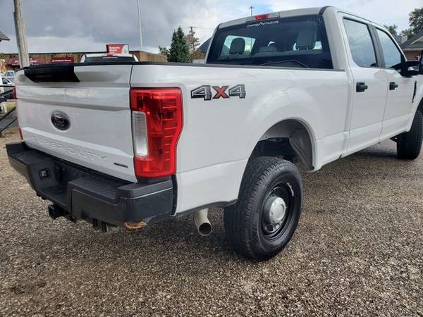 2017 Ford F250 Super Duty Crew Cab - Financing Available! - cars &... for sale in Grayslake, IA – photo 8