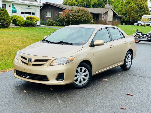 2011 TOYOTA COROLLA LE ( CLEAN CARFAX ) for sale in West Sand Lake, NY