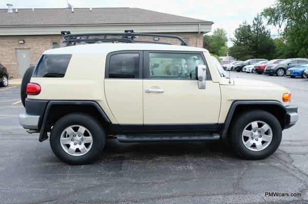 2009 Toyota FJ Cruiser 93K Miles! CERTIFIED! CLEAN CARFAX! WE FINANCE! for sale in Naperville, IL – photo 7