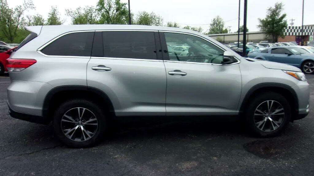 2019 Toyota Highlander LE FWD for sale in Bethany, OK – photo 2