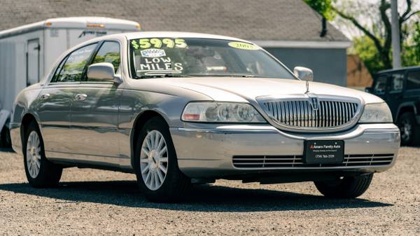 2003 Lincoln Town Car VERY CLEAN - - by dealer for sale in East Taunton, MA – photo 3