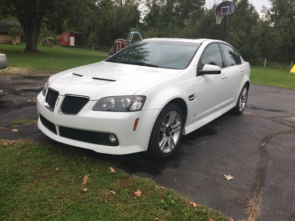 2009 Pontiac G8 heated leather sunroof very clean 1 owner for sale in Caro, MI