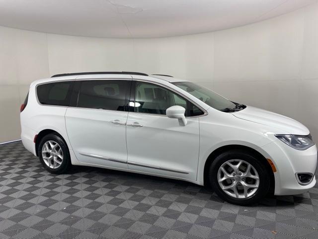 2017 Chrysler Pacifica Touring-L for sale in Other, IL – photo 2