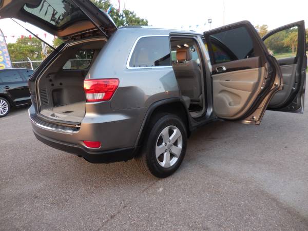 2011 JEEP GRAND CHEROKEE LAREDO LT ,LEATHER,SUNROOF,COOL A/C 3.6L -... for sale in Brownsville, TX – photo 23