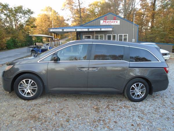 2011 Honda Odyssey EX-L * Seats 8 * Leather * - cars & trucks - by... for sale in Hickory, TN