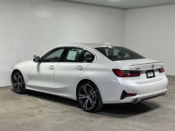 2021 BMW 3 Series 330i xDrive - - by dealer - vehicle for sale in Buffalo, NY – photo 4