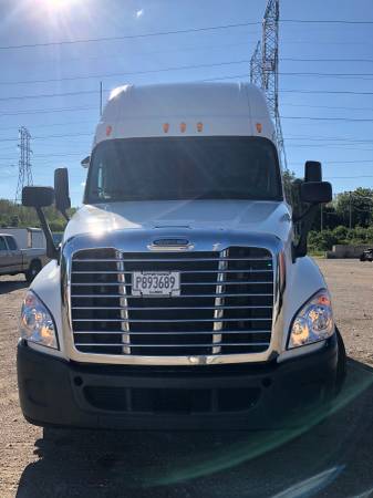 2011 Freightliner Cascadia for sale in Joliet, IL – photo 6