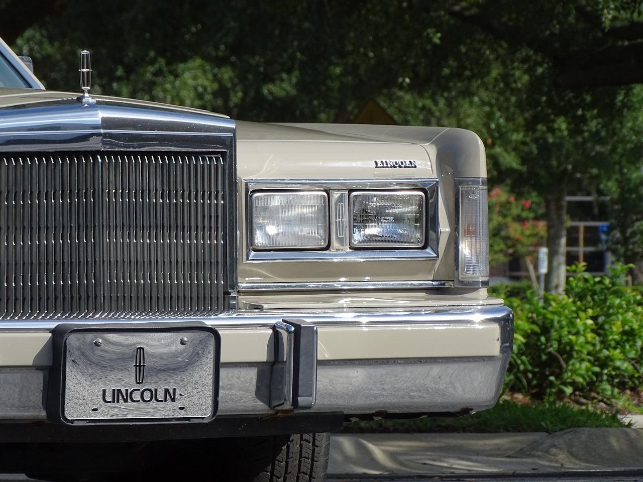 1988 Lincoln Town Car for sale in O'Fallon, IL – photo 62