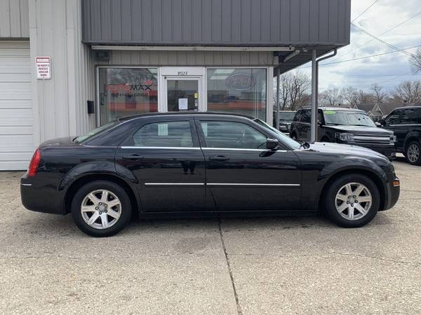 2007 Chrysler 300 300 Touring . $800- $1000 DOWN PAYMENT. Guaranteed... for sale in Mishawaka, IN – photo 3