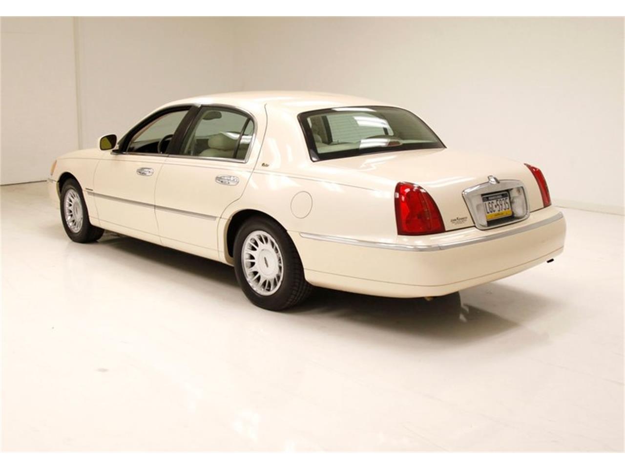 1998 Lincoln Town Car for sale in Morgantown, PA – photo 3