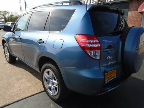 2010 Rav4 137k mi 3rd Row Cold AC Good Tires Rust Free - cars & for sale in Maplewood, MO – photo 6