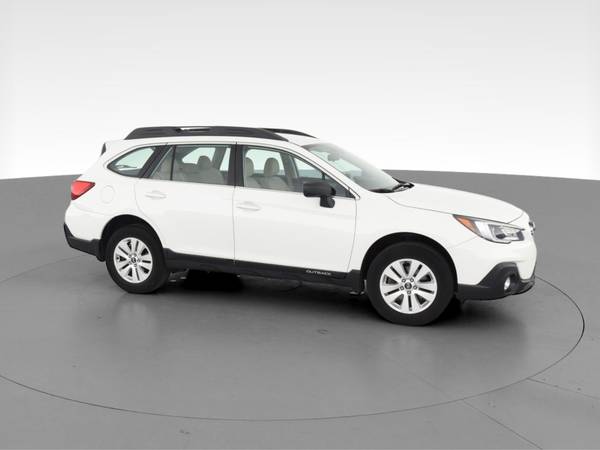 2018 Subaru Outback 2.5i Wagon 4D wagon White - FINANCE ONLINE -... for sale in Chicago, IL – photo 14