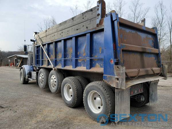 2005 Peterbilt 357 Dump Truck for sale in Arnold, MO – photo 11