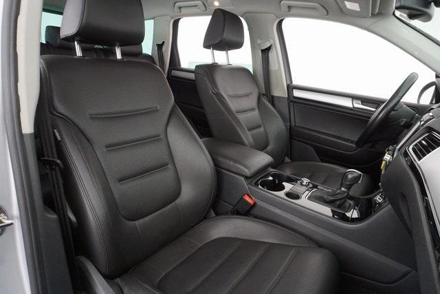 2014 Volkswagen Touareg 3.6L Sport w/Nav for sale in Farmington Hills, MI – photo 22