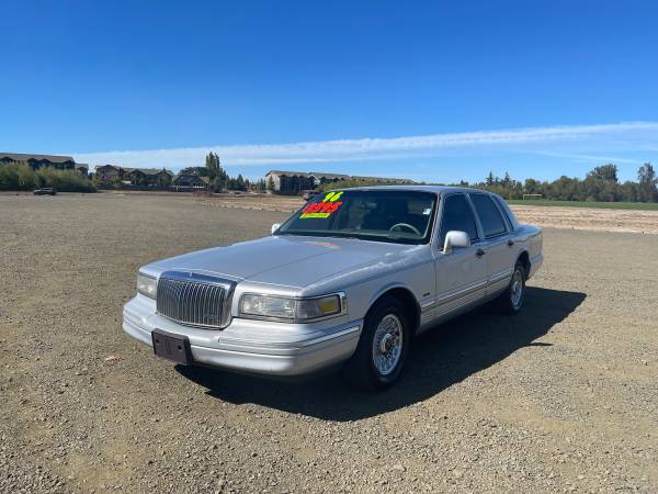 1996 LINCOLN TOWN CAR LOW DOWN PAYMENT OPTIONS (OAC) - cars & for sale in Independence, OR – photo 3