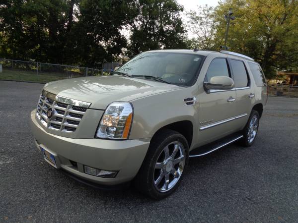 2007 Cadillac Escalade AWD Fully Loaded Very Clean for sale in Waynesboro, PA