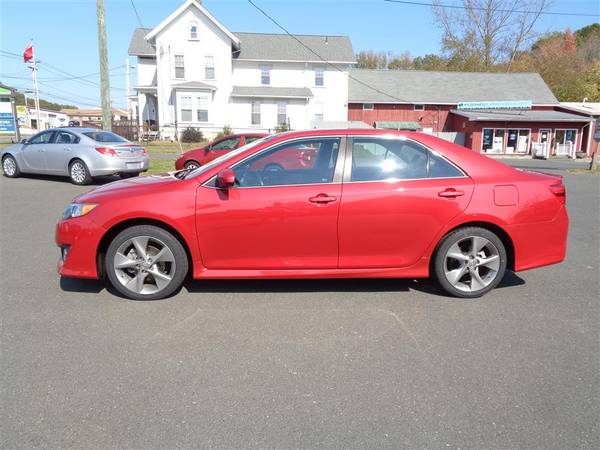 2013 Toyota Camry SE ONE OWNER 40K-western massachusetts - cars &... for sale in Southwick, MA – photo 2