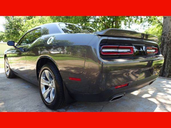 2018 Dodge Challenger SXT RWD WE CAN FINANCE ANY CREDIT!!!!! for sale in Arlington, TX – photo 4