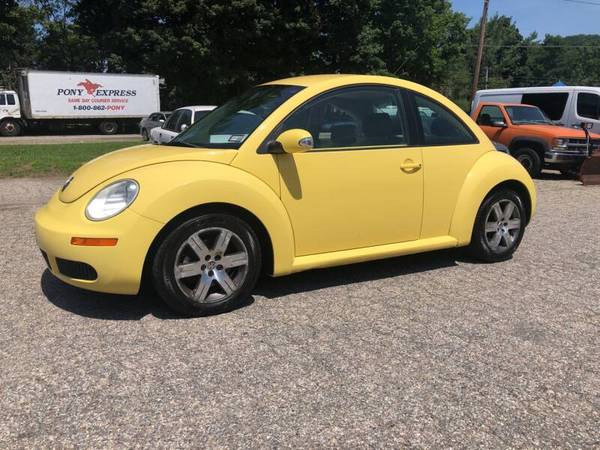 2006 VW BEETLE 5 SPEED ICE COLD AC - cars & trucks - by dealer -... for sale in Danbury, NY