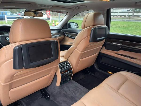 Wow! A 2009 BMW 7 Series with 139, 292 Miles-Hartford for sale in South Windsor, CT – photo 17