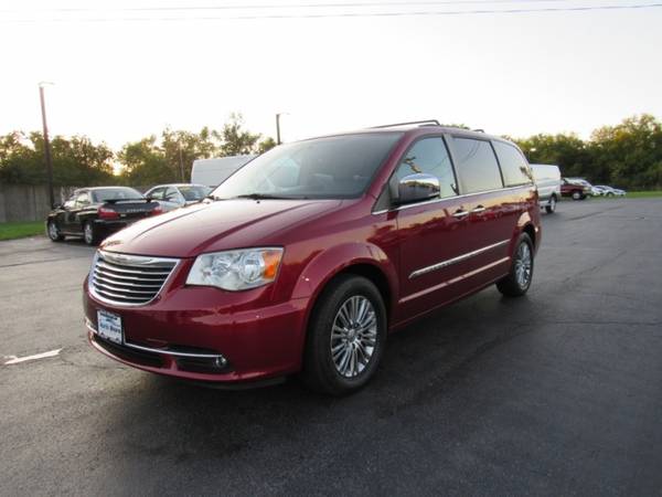 2013 Chrysler Town & Country Touring L for sale in Grayslake, IL – photo 2