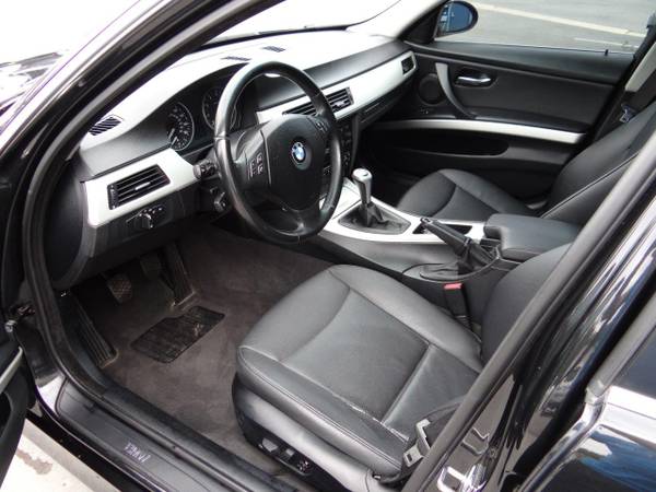 2006 BMW 330xi 6 speed manual, sedan, black on black for sale in Shillington, PA – photo 12