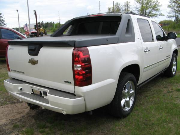2011 Chevrolet Avalanche LTZ for sale in mosinee, WI – photo 3