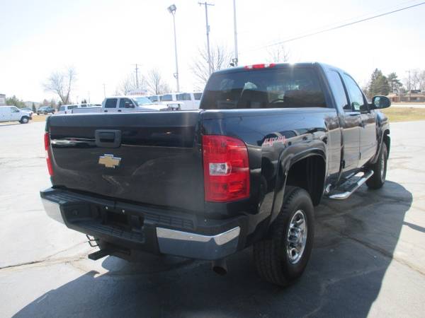 2008 Chevy Silverado 2500HD 4x4-6.0 V8-1 Owner-New Tires for sale in Racine, WI – photo 4