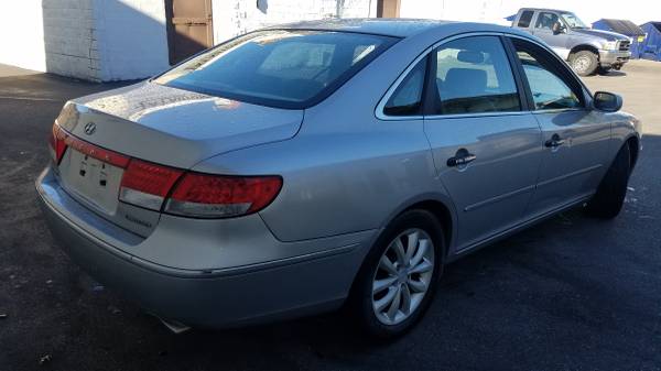 2006 HYUNDAI AZERA LIMITED - cars & trucks - by owner - vehicle... for sale in Erie, PA – photo 3