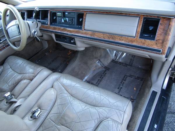 1993 Lincoln Town Car Signature for sale in Indianapolis, IN – photo 9