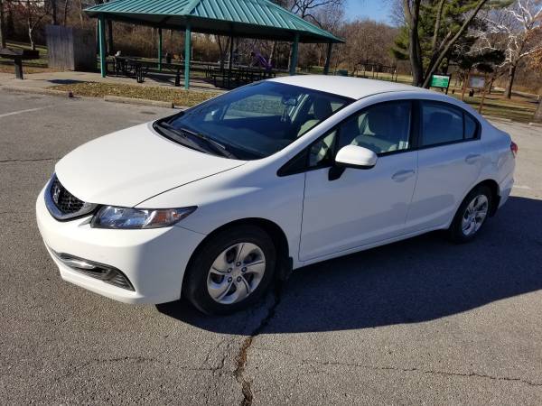 2015 HONDA CIVIC LX IN EXCELLENT CONDITION 42K MILES - cars & trucks... for sale in Shawnee Mission, MO – photo 3