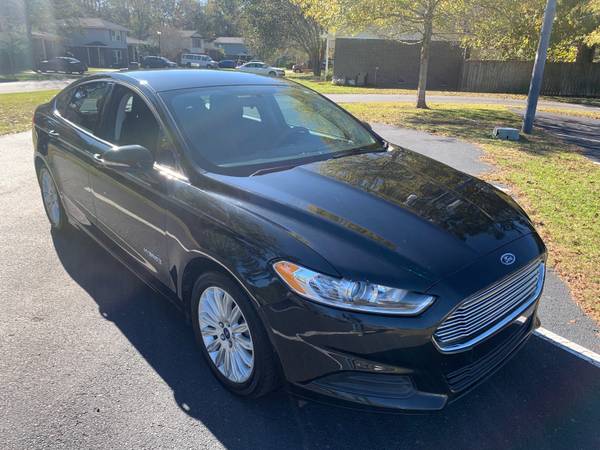 2015 FORD FUSION SE HYBRID $7000 OBO (financing available) - cars &... for sale in Summerville , SC – photo 3