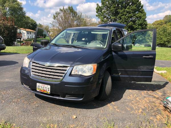 2008 Chrysler Town and Country LX handicap wheelchair accessible van for sale in Middletown, MD – photo 7
