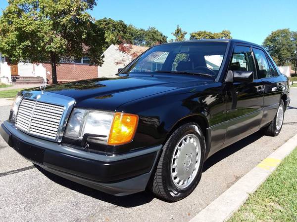IMMACULATE W124 300E 1991 MERCEDES BENZ BLACK ON BLACK 106K MILES RARE for sale in Melville, NY – photo 2