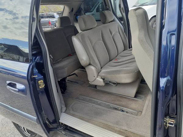 2005 chrysler town&country - cars & trucks - by owner - vehicle... for sale in Fort Worth, TX – photo 16