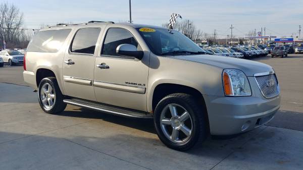 MOON ROOF!! 2007 GMC Yukon XL 4WD 4dr 1500 SLE for sale in Chesaning, MI – photo 3