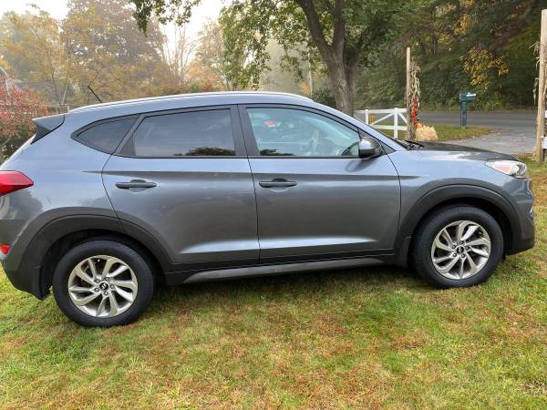 2016 HYUNDAI TUCSON SE X CLEAN 1 OWNER WELL MAINTAINED - cars for sale in East Longmeadow, MA – photo 2