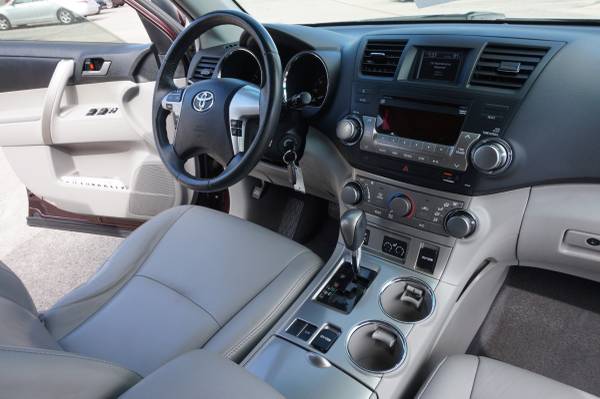 2012 Toyota Highlander Limited - - by dealer - vehicle for sale in Dallas, TX – photo 18