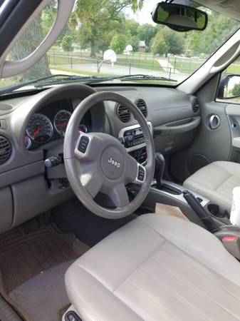 2005 Jeep Liberty 4x4-Low Miles for sale in Silver Spring, District Of Columbia – photo 2