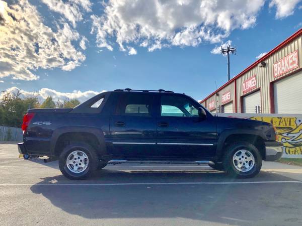 2004 CHEVY AVALANCHE LT Z71! 4WD! LEATHER/SUNROOF! NEW TIRES! CLEAN! for sale in Meridian, ID
