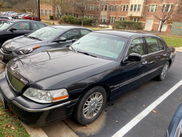 Lincoln Town Car 2003 for sale in Potomac, District Of Columbia