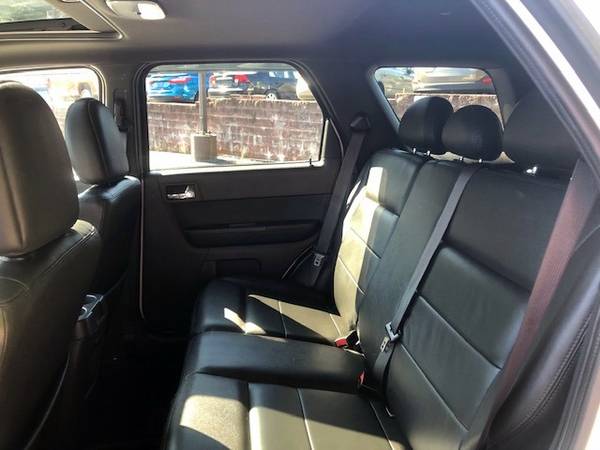 ▲▲ 2009 Ford Escape Ltd. = 4WD/ HTD LEATHER/ SUNRF/ MICROSOFT SYNC!! for sale in Pittsburgh, PA – photo 10