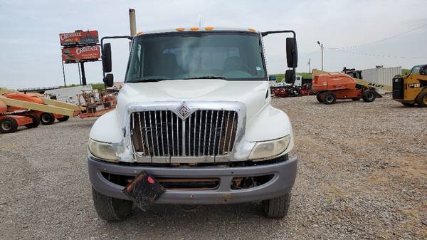 05 International 4300 Treater Water Tank Truck w/pump Cold Air 7spd DT for sale in Oklahoma City, OK – photo 3