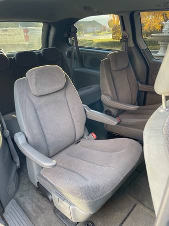 2007 Chrysler town country - cars & trucks - by owner - vehicle... for sale in East Wenatchee, WA – photo 3