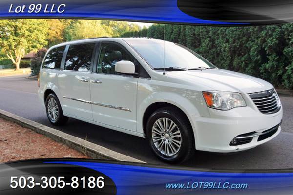 2014 Chrysler Town & Country Touring-L Minivan New Tires Navi Cam Powe for sale in Milwaukie, OR – photo 4