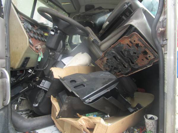 2005 Peterbilt 330 (Parts or Repair) - - by dealer for sale in Brockton, RI – photo 7
